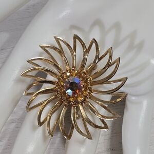 Sarah Coventry Canada Aurora Borealis Rhinestone & Metal Flower Vintage Brooch